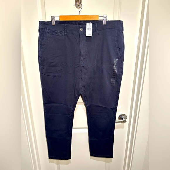 AMERICAN EAGLE OUTFITTERS - Flat Front Navy Flex Slim Khakis, Size 40x30, NWT - Picture 1 of 12